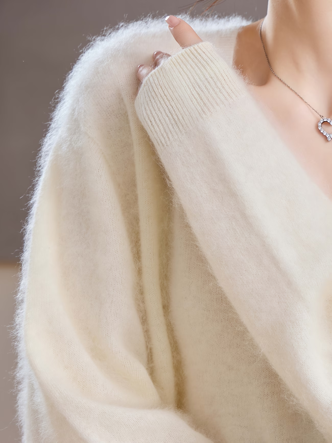 Élise | Brushed V-Neck Sweater